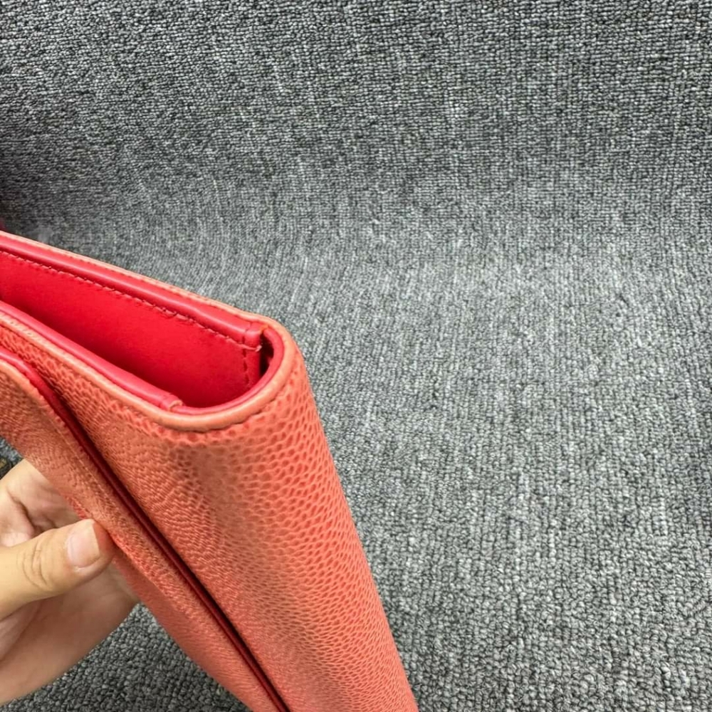 100% Authentic CHANEL Leather Wallet - Picture 8 of 16
